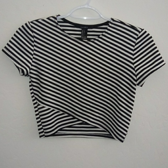 Forever 21 Tops - Forever 21 Crop Blouse